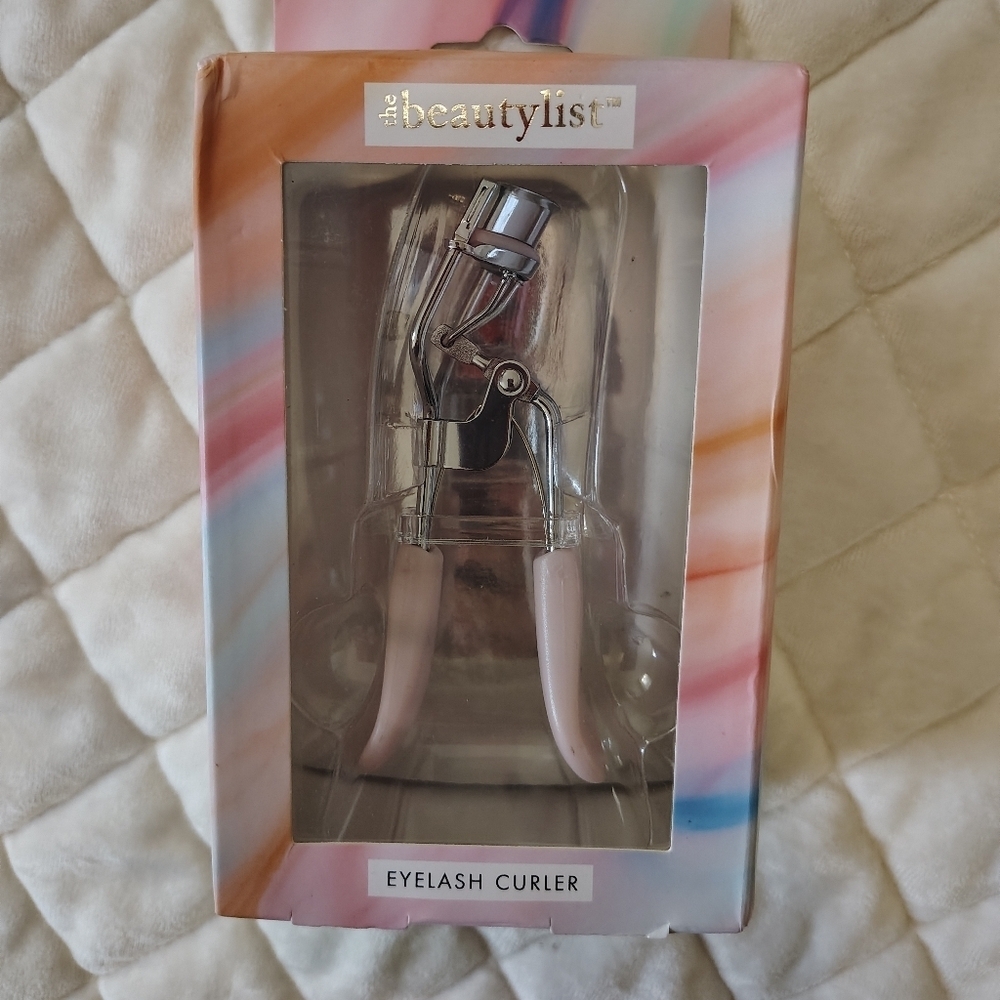 Beautylish Eyelash Curler with Pink Handles